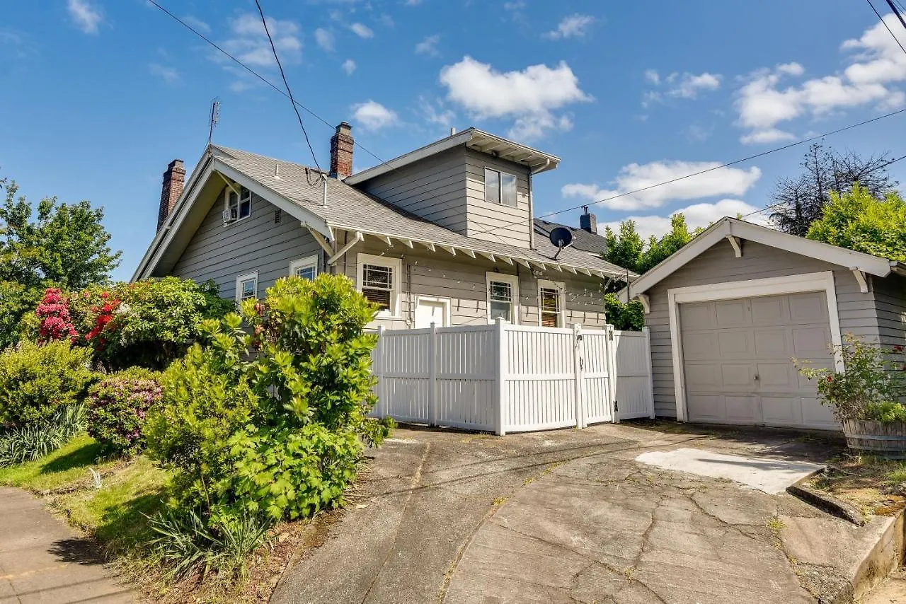Portland Home Private Hot Tub, Porch And Patio Holiday home