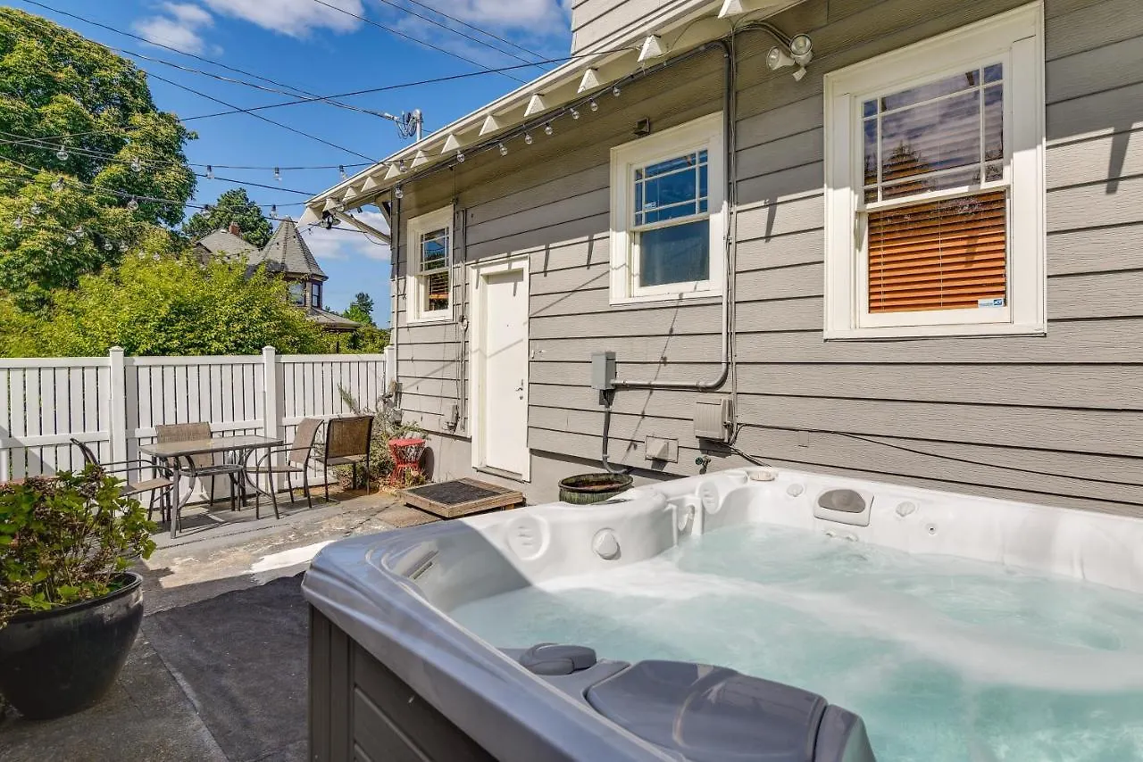 Portland Home Private Hot Tub, Porch And Patio